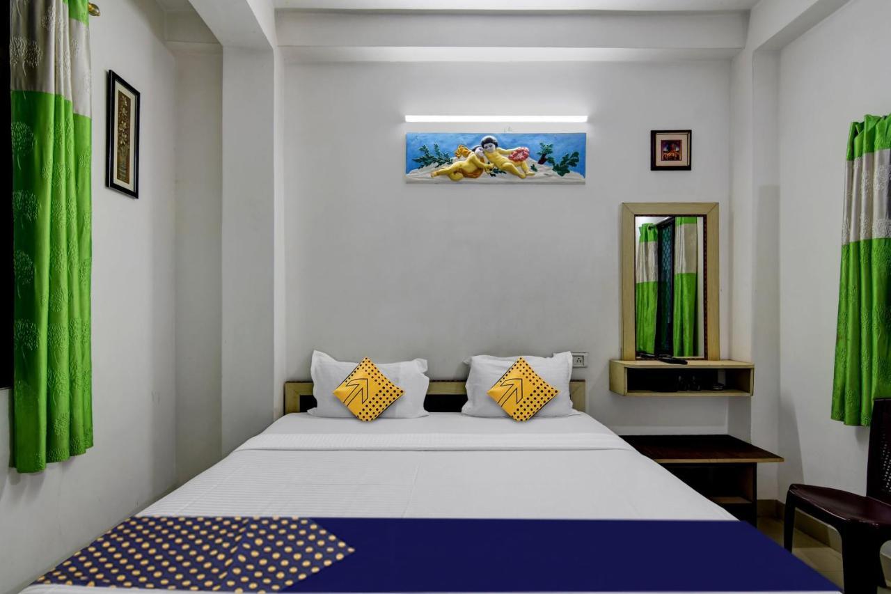 Spot On Ray Palace Hotel Puri Bagian luar foto