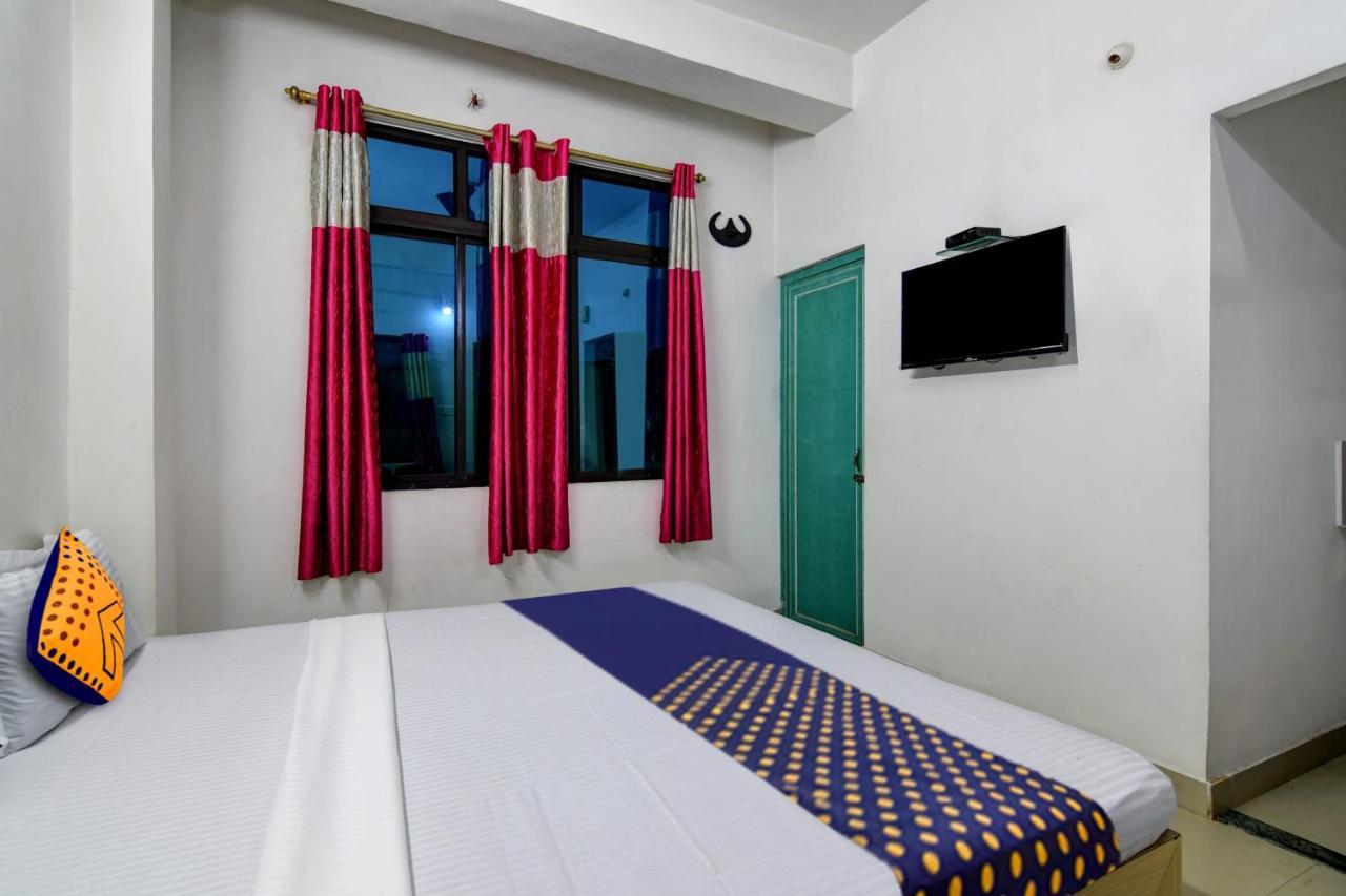 Spot On Ray Palace Hotel Puri Bagian luar foto