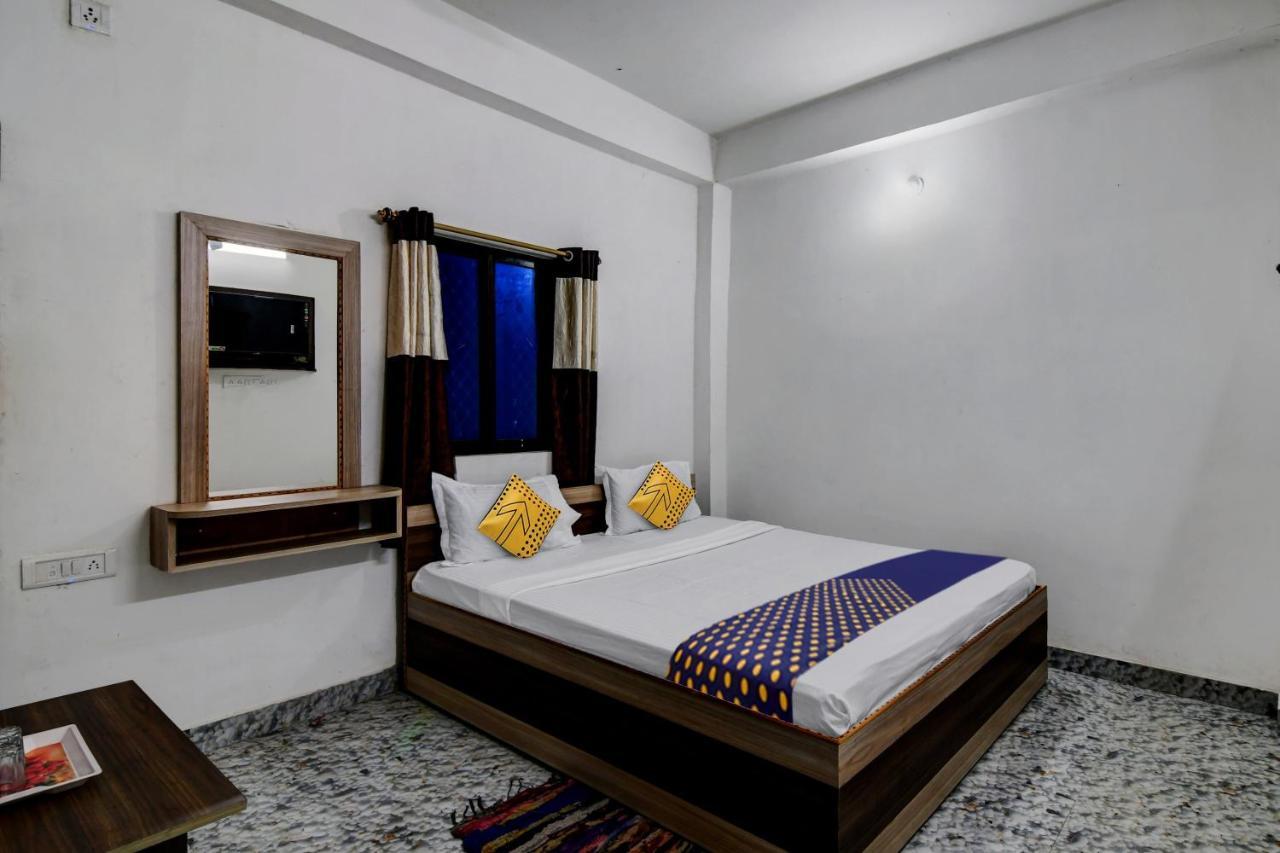 Spot On Ray Palace Hotel Puri Bagian luar foto