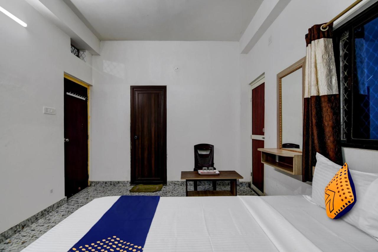 Spot On Ray Palace Hotel Puri Bagian luar foto