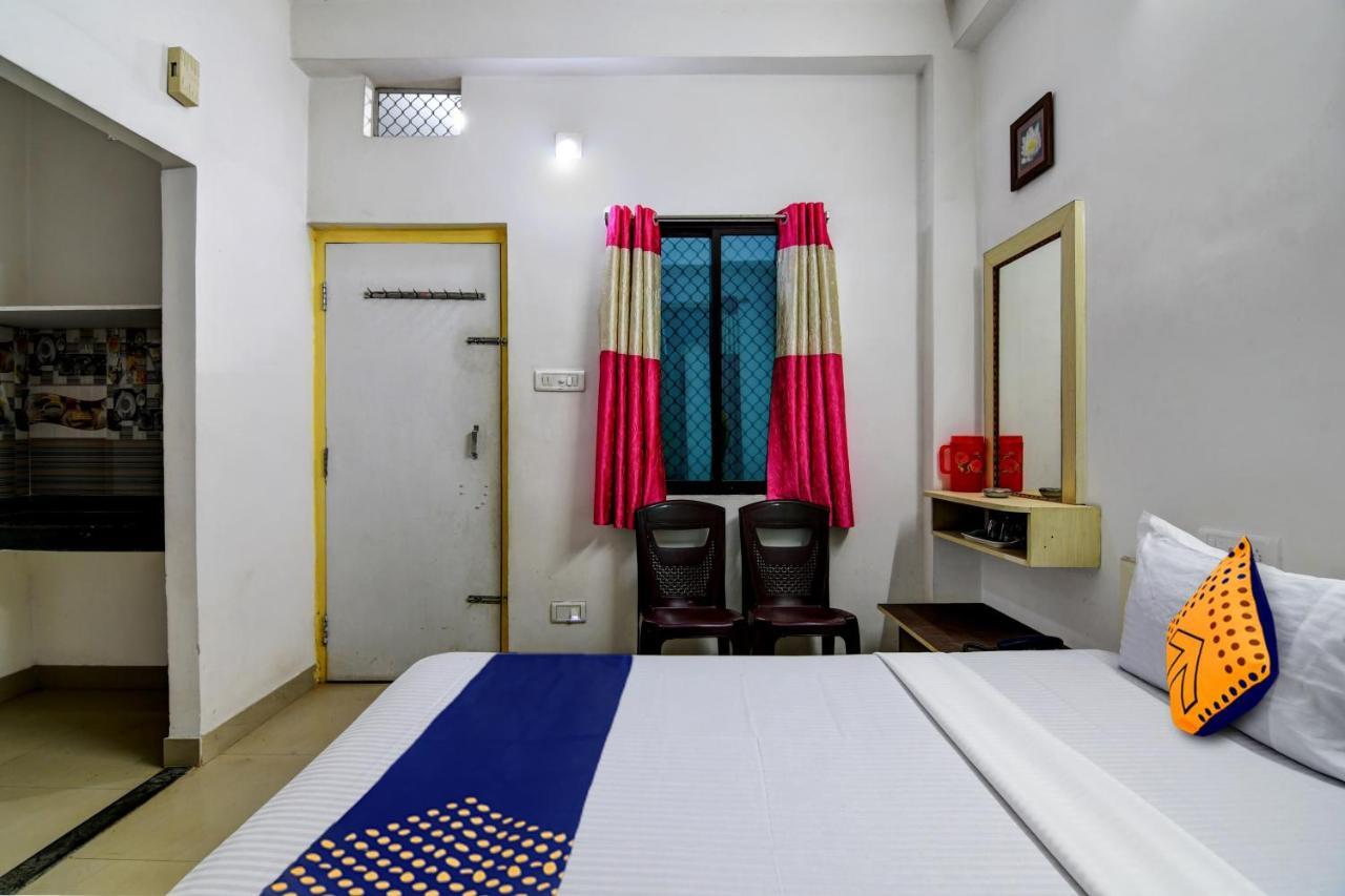 Spot On Ray Palace Hotel Puri Bagian luar foto