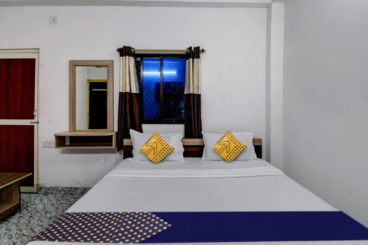 Spot On Ray Palace Hotel Puri Bagian luar foto