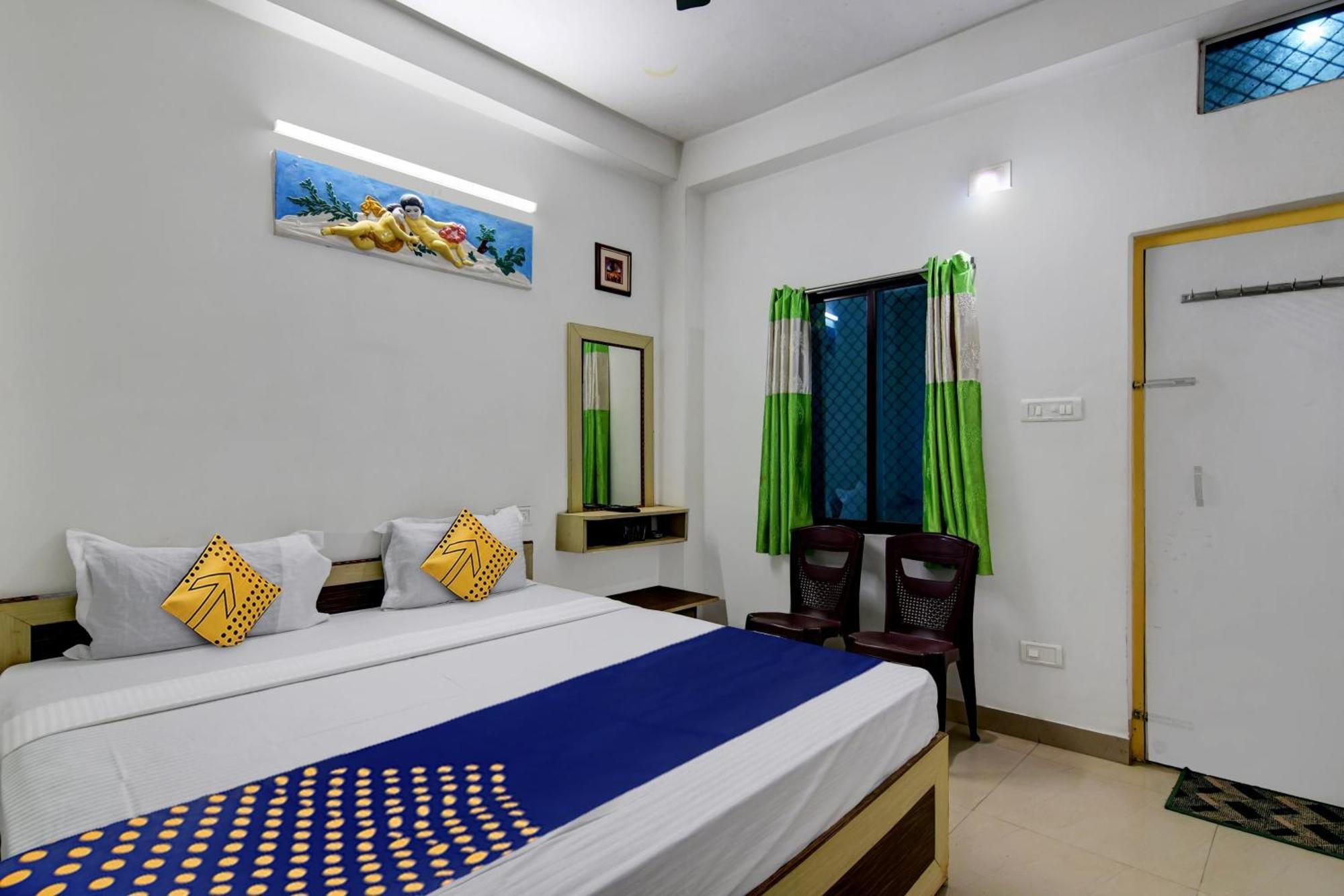 Spot On Ray Palace Hotel Puri Bagian luar foto